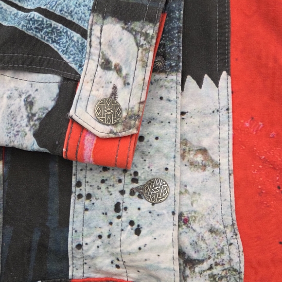 Abstract Patterned Women's Jacket - Picture 3 of 3